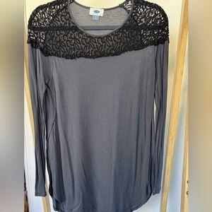 Old Navy Gray Tunic Top with Black Lace Accent | Medium